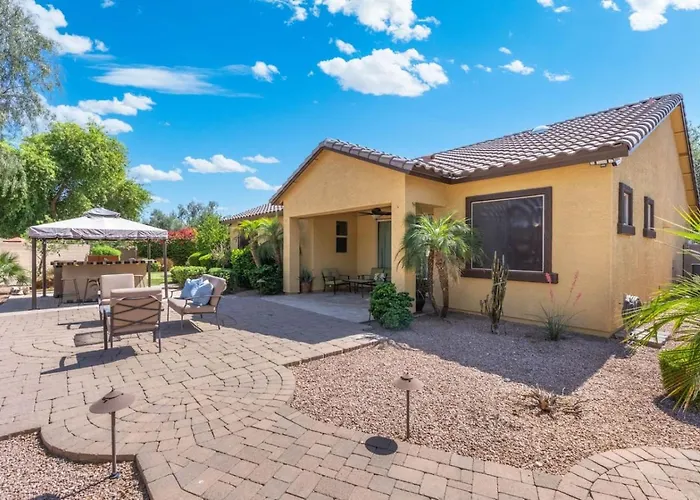 5 Min To Stadium Putting Bbq Holiday home Glendale
