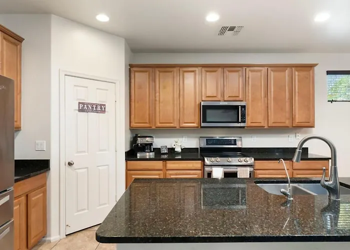 Holiday home 5 Min To Stadium Putting Bbq Glendale