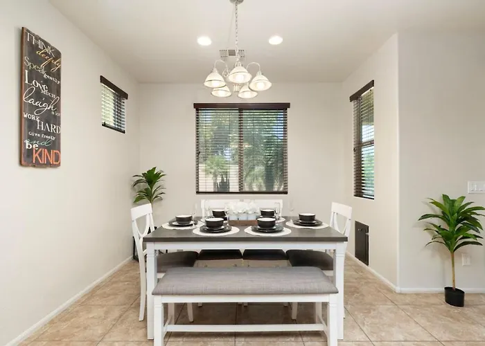 5 Min To Stadium Putting Bbq Holiday home *