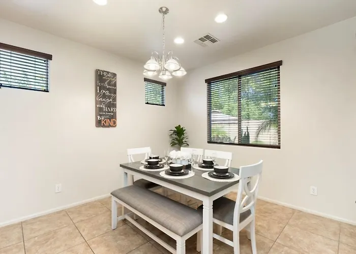 5 Min To Stadium Putting Bbq Holiday home *
