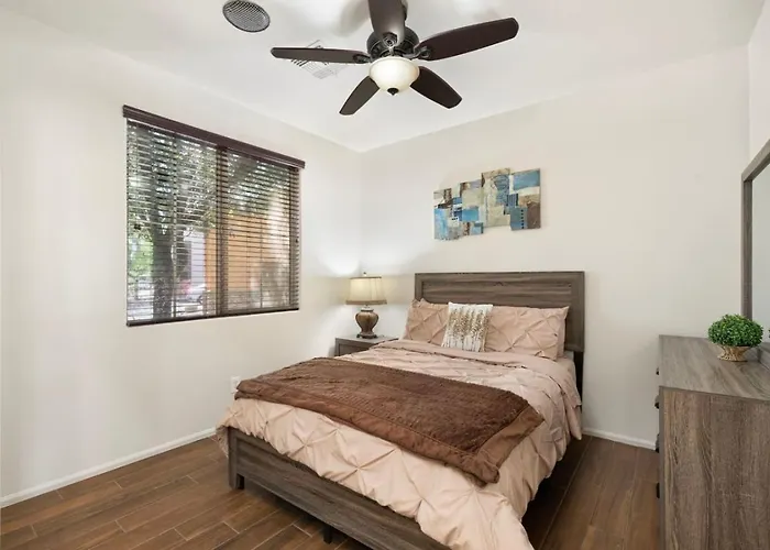 5 Min To Stadium Putting Bbq Holiday home Glendale